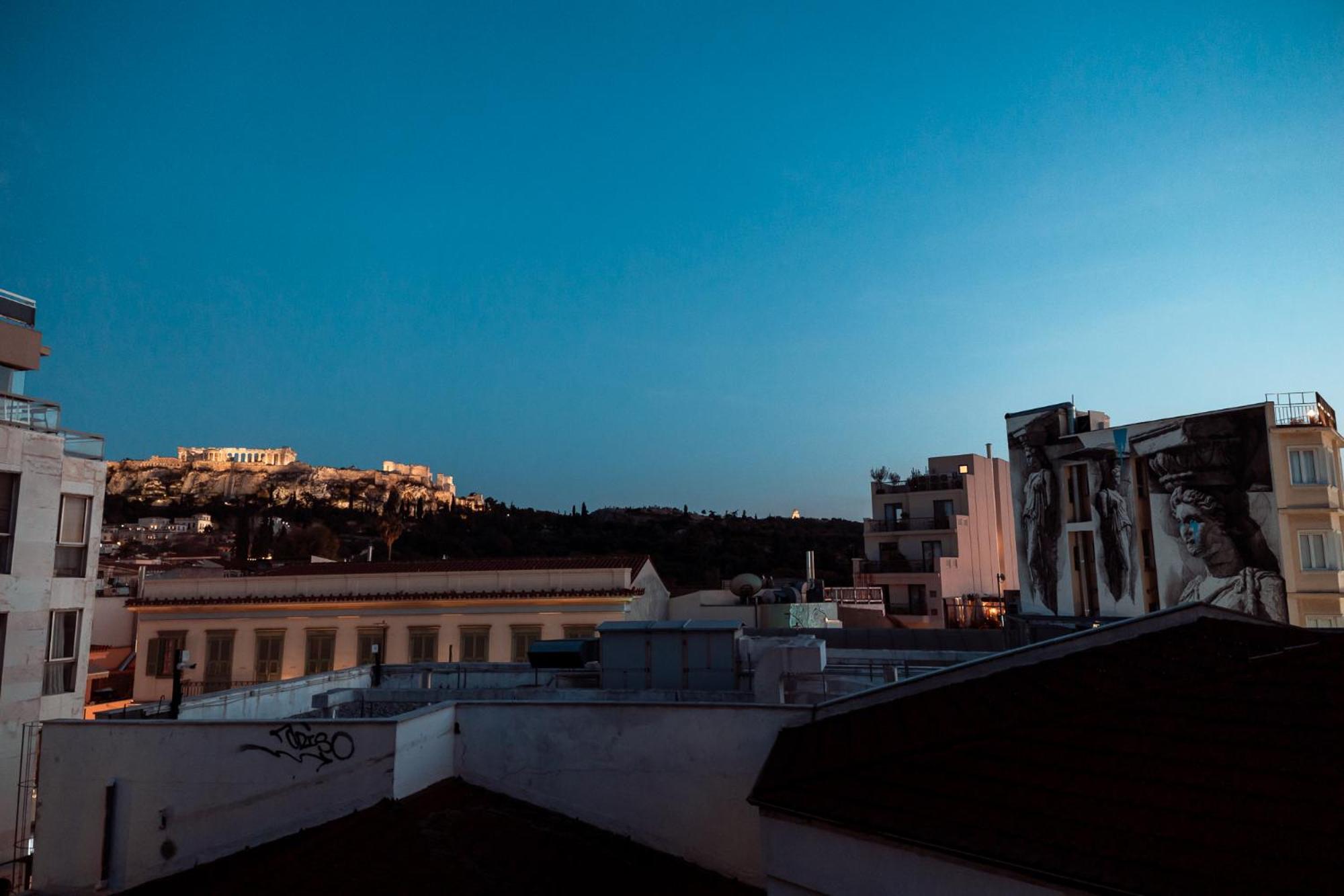 Parthenon Portrait Apartments Aten Exteriör bild