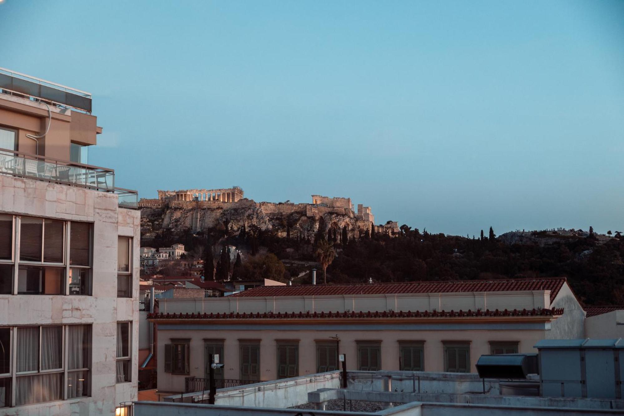 Parthenon Portrait Apartments Aten Exteriör bild